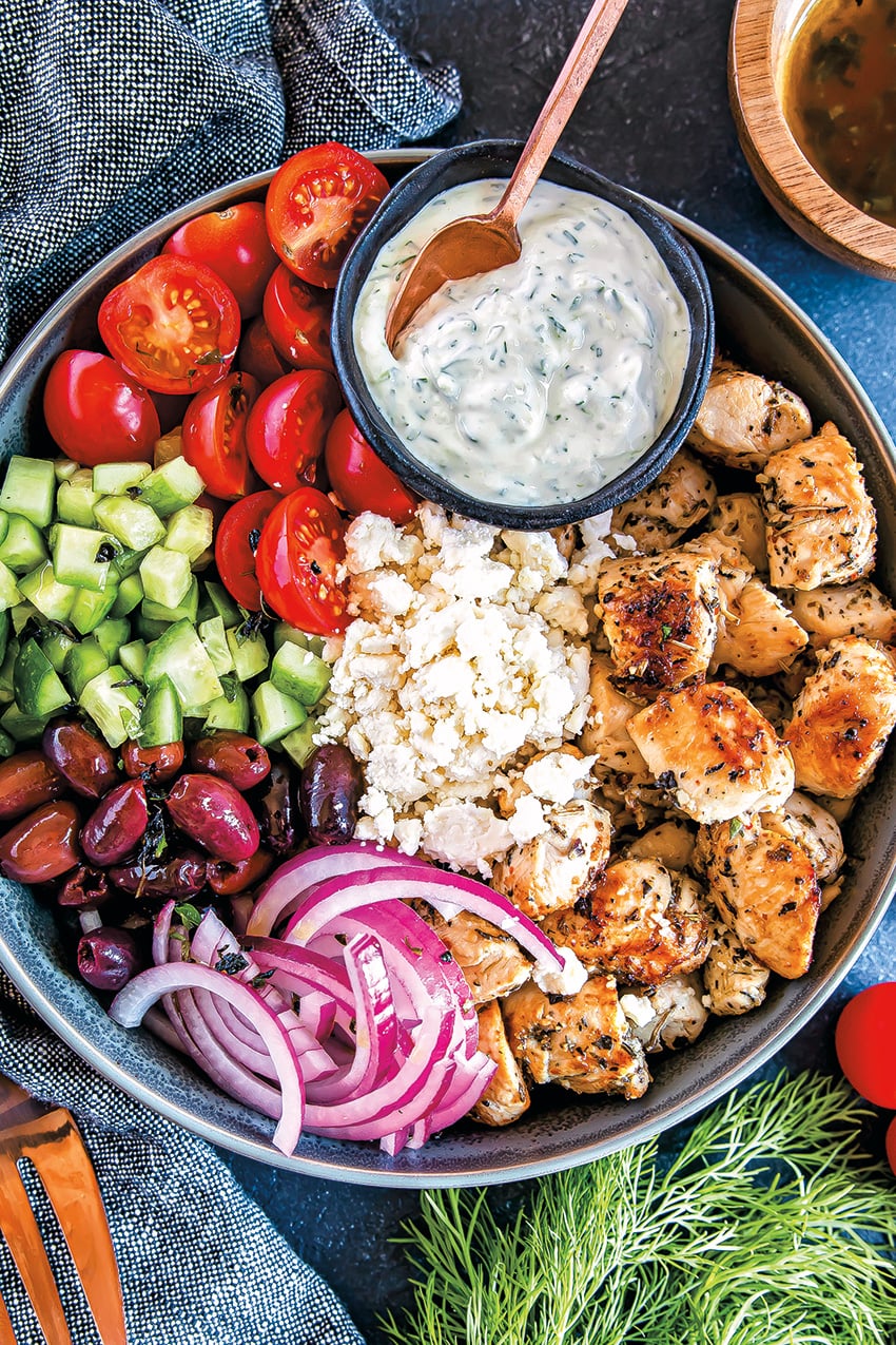 https://www.cookedandloved.com/wp-content/uploads/2020/09/low-carb-greek-chicken-bowls-1.jpg